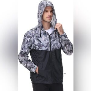 Lushenuni Men's UV Protection Camo Hooded Windbreaker - Size M
